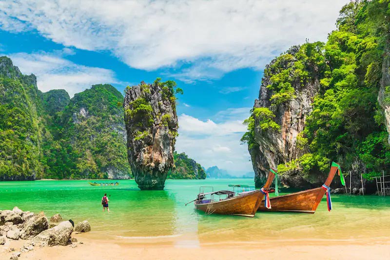Phang Nga Bay Private Tour is a full-day private speedboat Tour (Pornpinyo Marine)