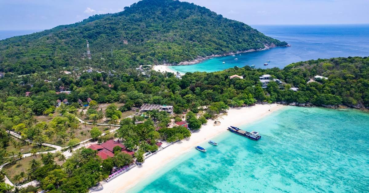 Racha + Coral Island is a full-day Private Speedboat Tour (Pornpinyo Marine)