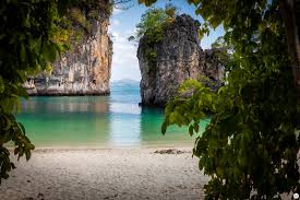 Hong Krabi is a full-day Private Speedboat Tour (Pornpinyo Marine)