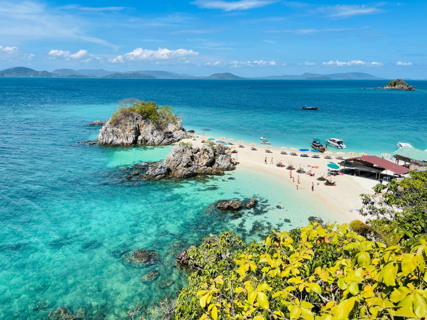 Phi Phi + Koh Rok – Private Power Catamaran (SAWANU)