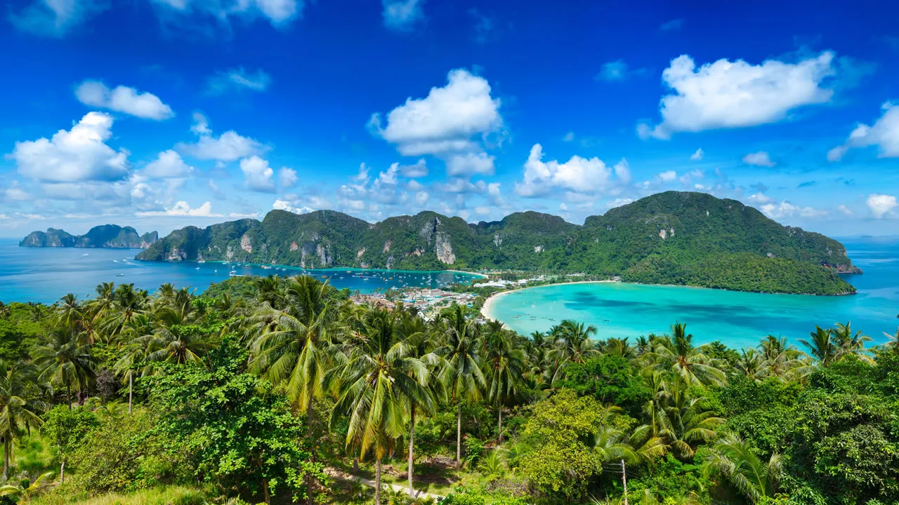 Phi Phi + Phang Nga is a full-day Private Speedboat Tour (Pornpinyo Marine)