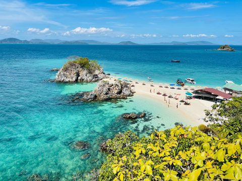 Private Catamaran Khai Nui + Khai Nok (One Day Trip)