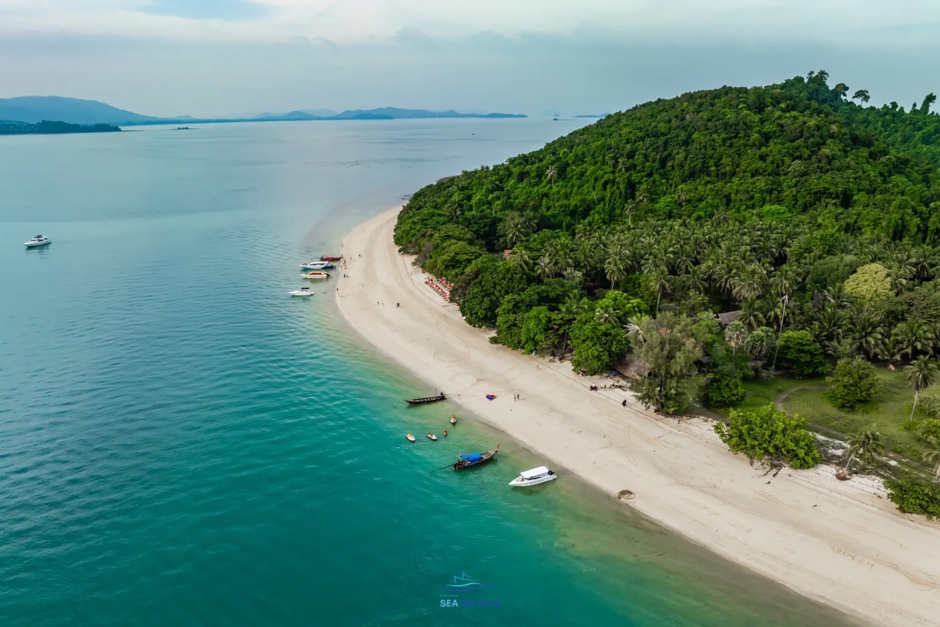 Maiton + Rang Yai is a full-day Private Speedboat Tour (Pornpinyo Marine)