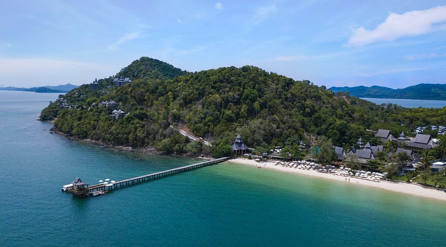 Koh Yao Yai is a full-day Private Speedboat Tour (Pornpinyo Marine)